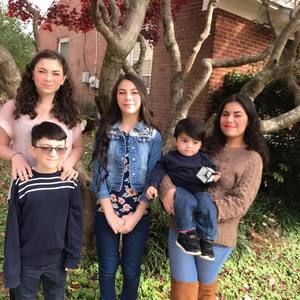 Meet your Posher, Elyzabeth